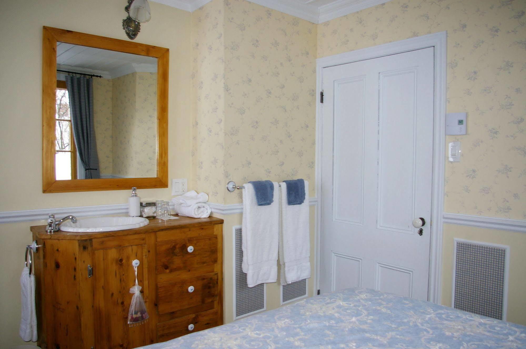 Auberge Du Maitre Forgeron Beaupre Ngoại thất bức ảnh